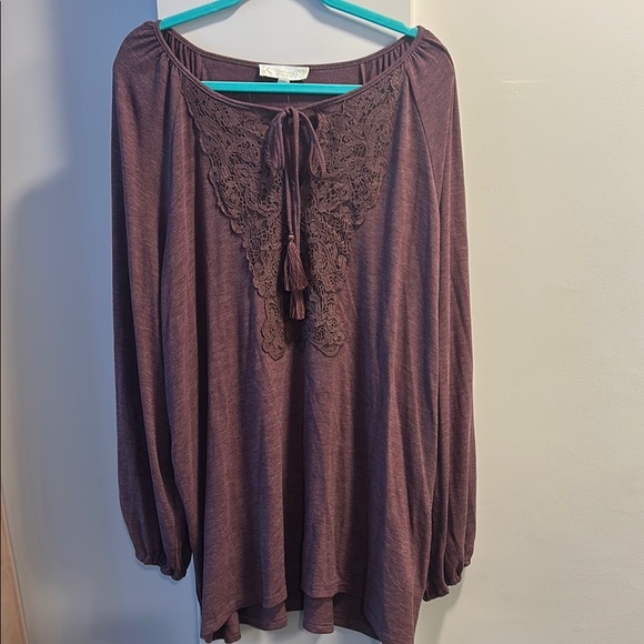 Women's Burgundy Lace Detail Top - Picture 1 of 4